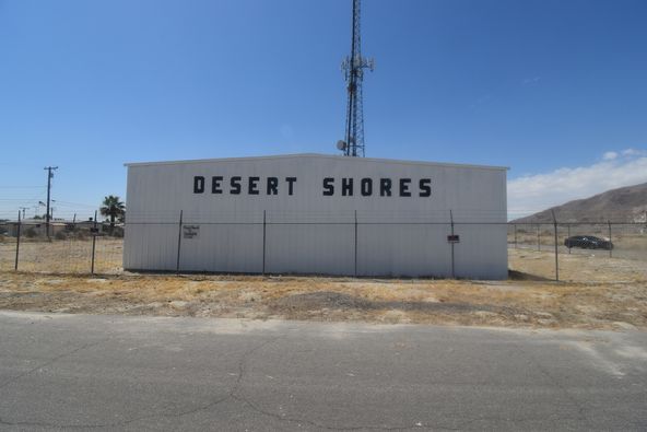 DESERT SHORES COMMERCIAL BUILDING: 3844 Scott Dr, Thermal, CA 92274